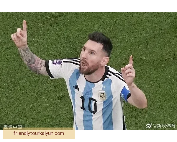 梅西在世界杯后获得金球奖，状态回暖成为焦点球员