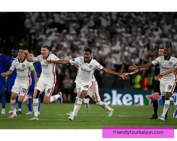 阿贾克斯边路进攻表现稳健，持续提升战术竞争力